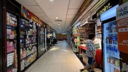 Lucky Plaza (D9), Retail #532532451